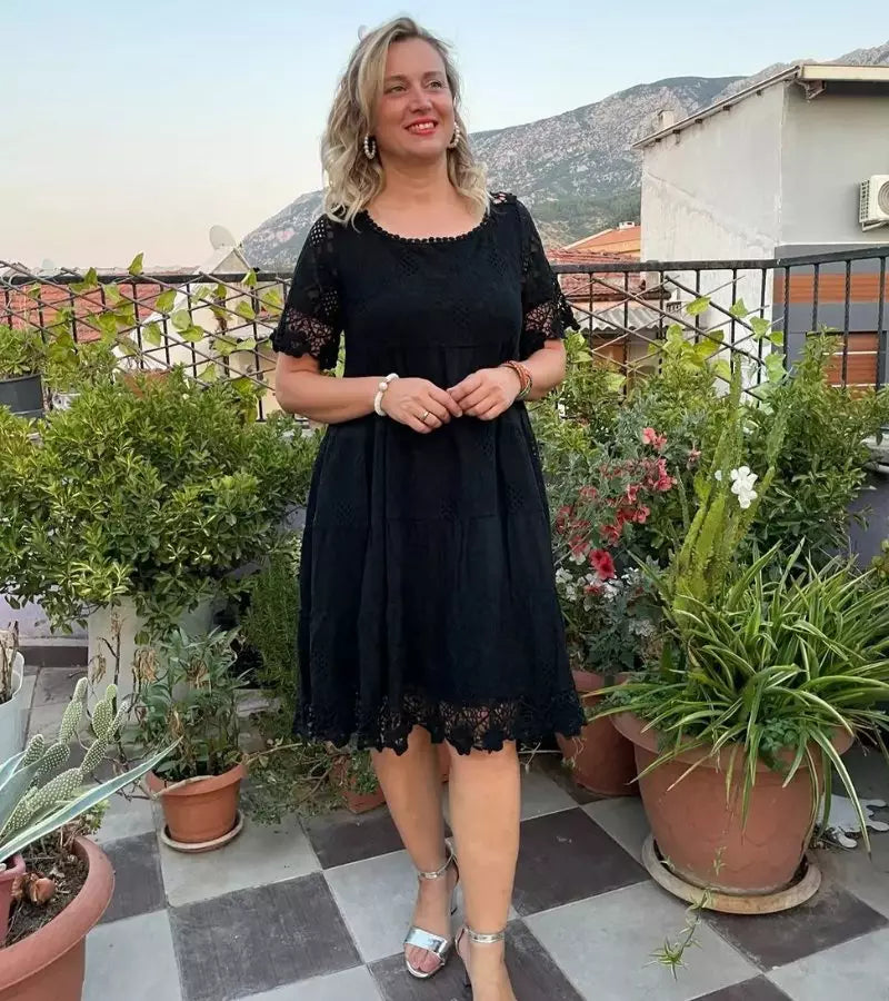 Maria | Abito In Pizzo Dalla Linea Perfetta