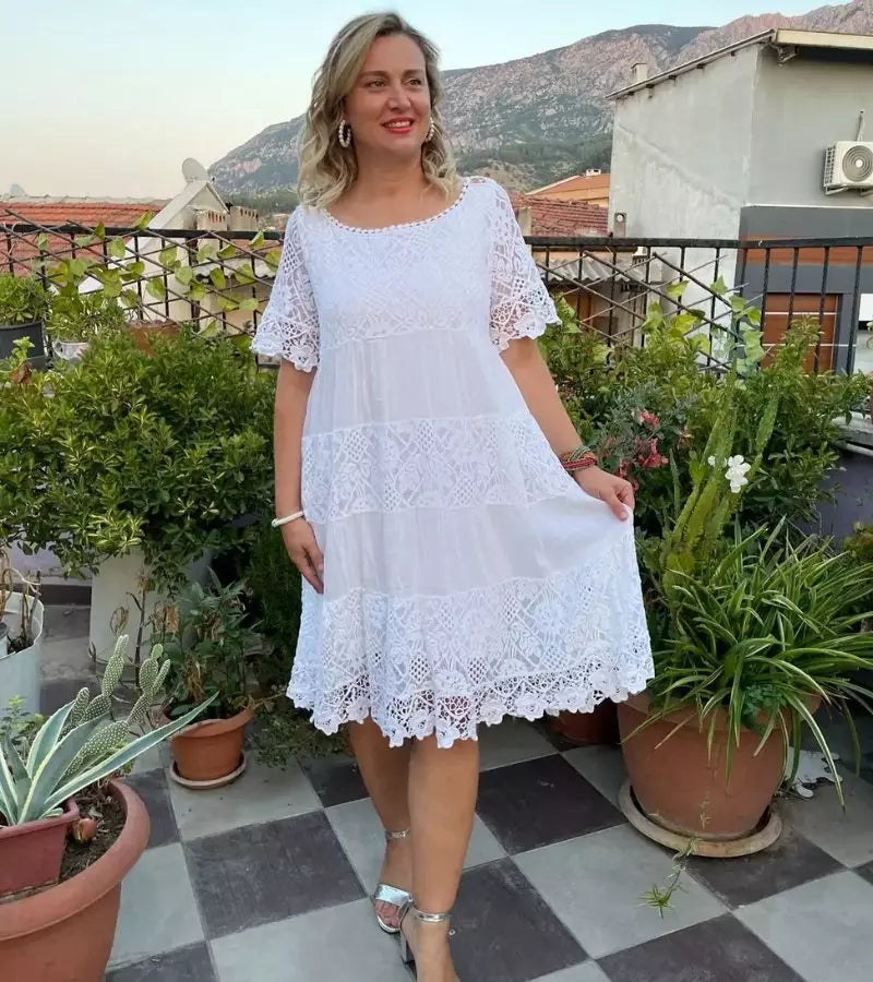 Maria | Abito In Pizzo Dalla Linea Perfetta